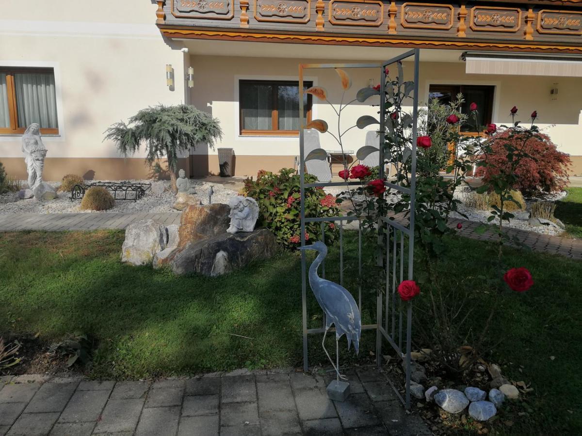 Ferienwohnungen Oranhof Фельден-ам-Вертерзе Екстер'єр фото
